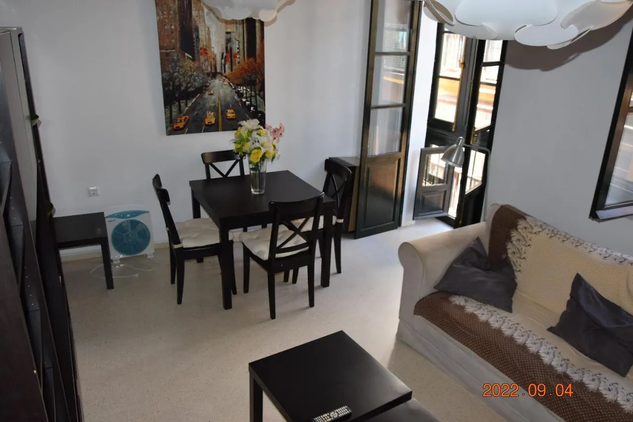 Apartamento muy bien situado en el centro de Cádiz y al lado de la playa