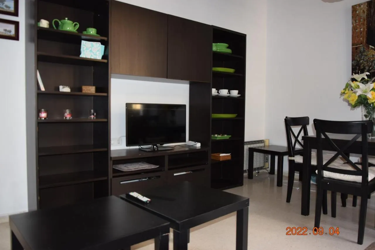 Apartamento muy bien situado en el centro de Cádiz y al lado de la playa España